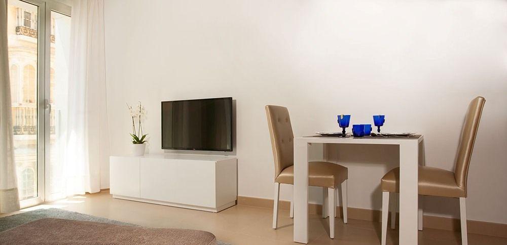 Urbanliving Fajardo Apartment Malaga Ngoại thất bức ảnh